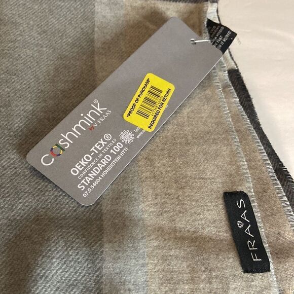 NWT V. Fraas Cashmink Scarf Unisex Christmas - Picture 3 of 6